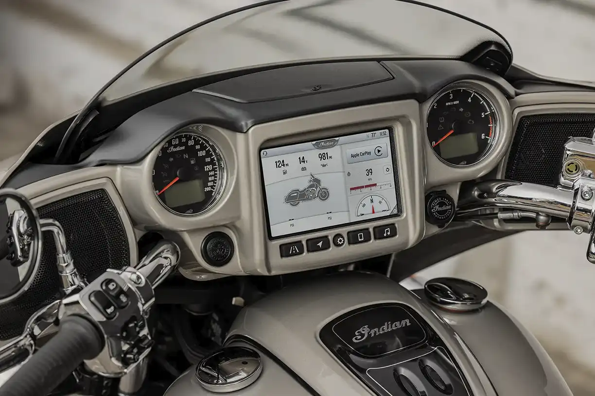 Whitestone Motorrad Solothurn Touchscreen mit Ride Command Carousel